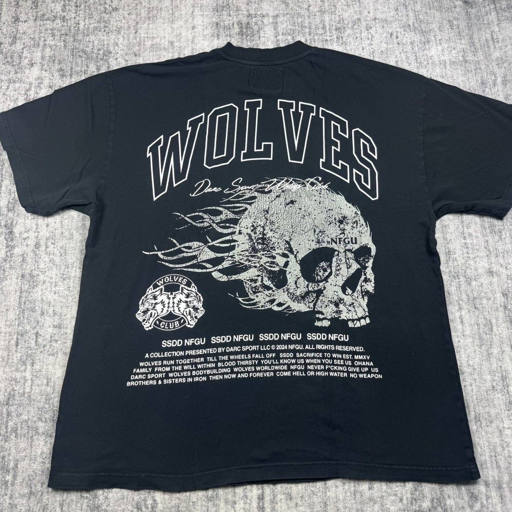 Vintage Y2K Darc Sports Wolves Skull Center Logo Graphic Tee Shirt Size XL